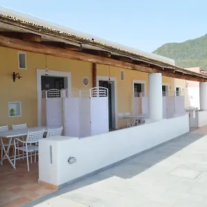Orizzonte Relais , Leni Italie